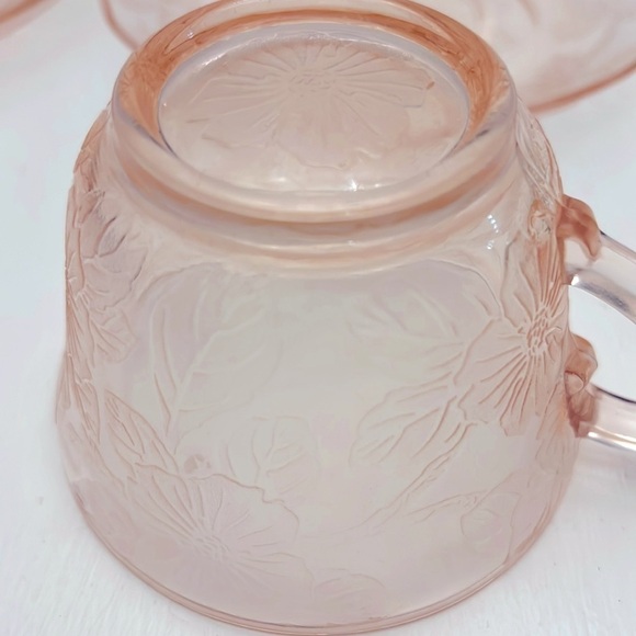 Vintage Set of 2 Macbeth Evans Dogwood Pink Depression Glass cups and saucers - Picture 5 of 6